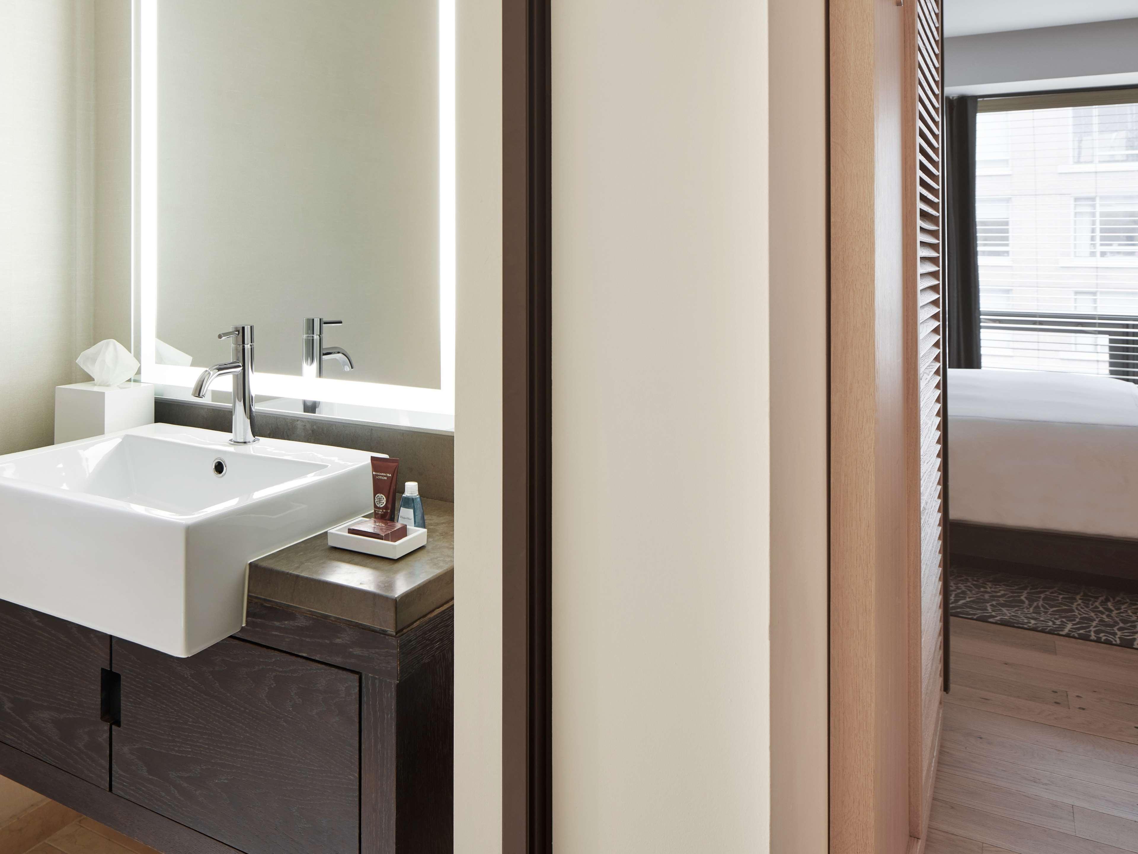 Hotel Conrad Downtown 5*